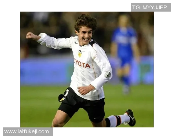 足球初学者如何挑选适合的球星进行学习与模仿技巧提升 足球初学者如何挑选适合的球星进行学习与模仿技巧提升